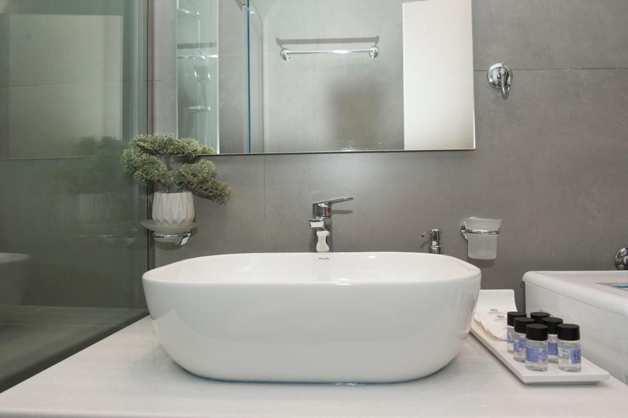 Olympia Luxury Apartment In Marousi เอเธนส์ ภายนอก รูปภาพ